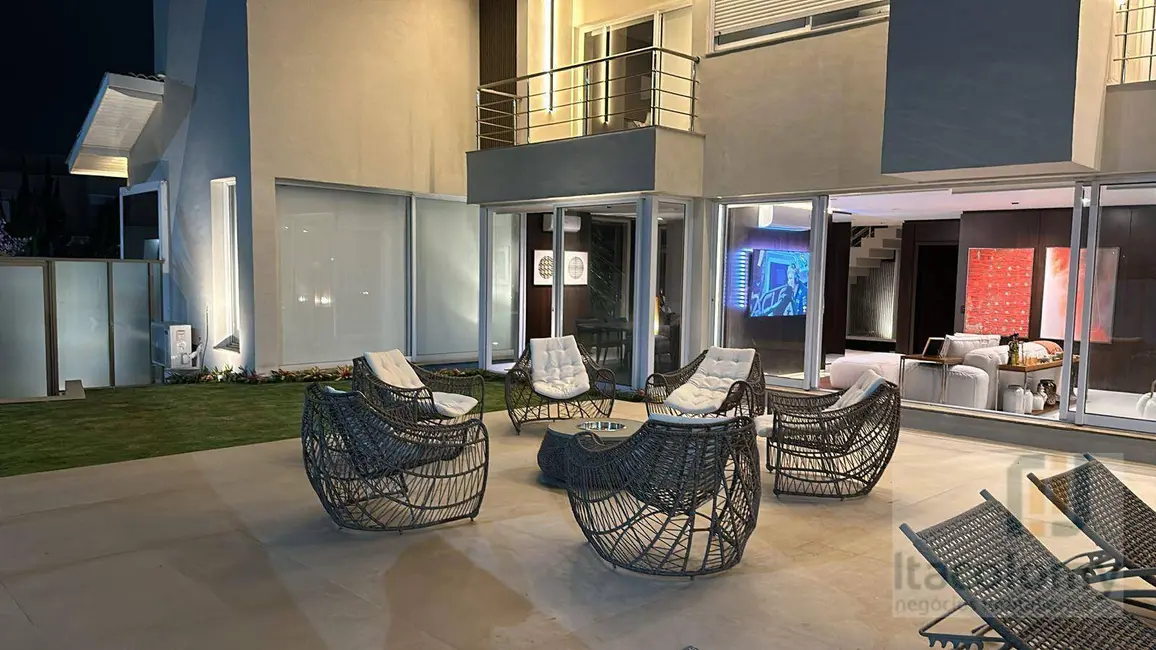 Casa de Condomínio com 4 quartos para alugar, 870m2 em Tamboré, Barueri - SP - imagem 5 Foto 5 de Casa de Condomínio com 4 quartos para alugar, 870m2 em Tamboré, Barueri - SP