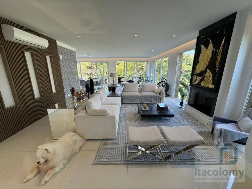 Foto 9 de Casa de Condomínio com 3 quartos à venda, 490m2 em Santana De Parnaiba - SP