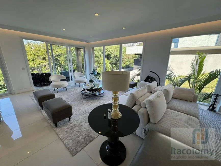 Foto 3 de Casa de Condomínio com 3 quartos à venda, 490m2 em Santana De Parnaiba - SP