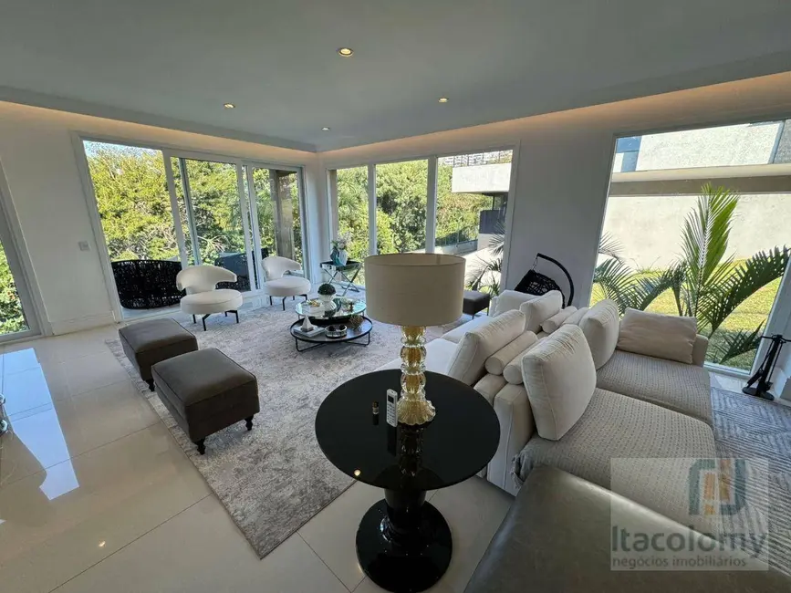 Foto 3 de Casa de Condomínio com 3 quartos à venda, 490m2 em Santana De Parnaiba - SP