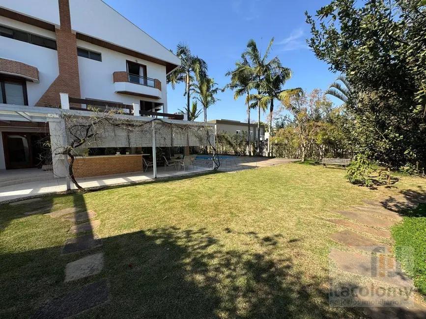 Casa de Condomínio com 5 quartos à venda, 840m2 em Barueri - SP - imagem 2 Foto 2 de Casa de Condomínio com 5 quartos à venda, 840m2 em Barueri - SP