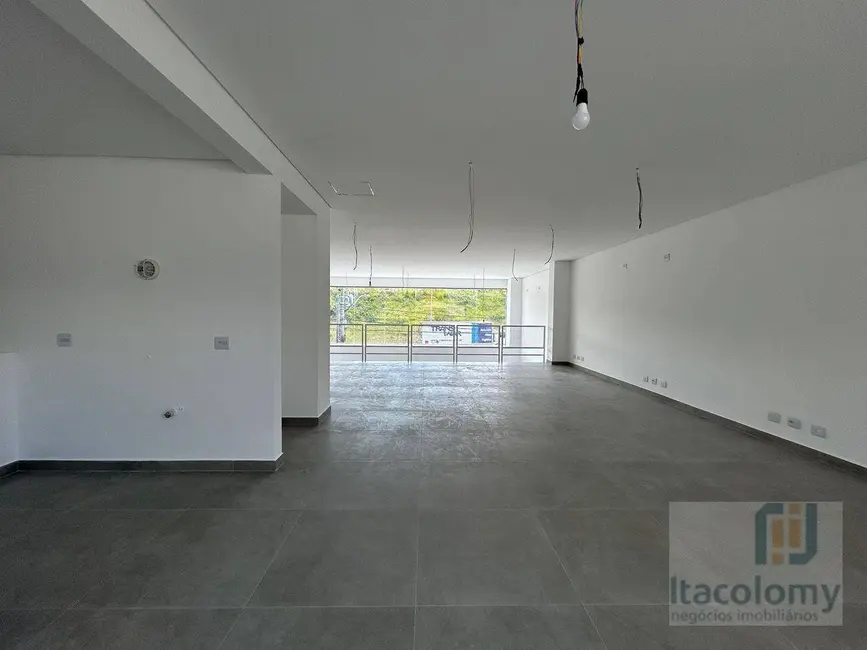 Loja para alugar, 300m2 em Bethaville I, Barueri - SP - imagem 4 Foto 4 de Loja para alugar, 300m2 em Bethaville I, Barueri - SP