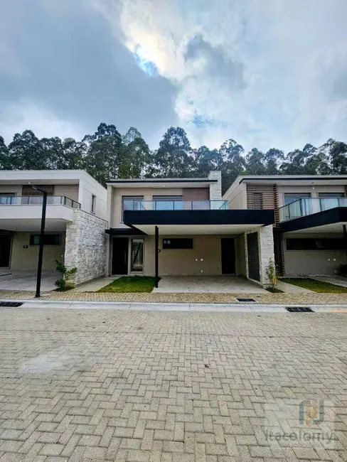 Foto 1 de Casa de Condomínio com 3 quartos à venda, 230m2 em Santana De Parnaiba - SP