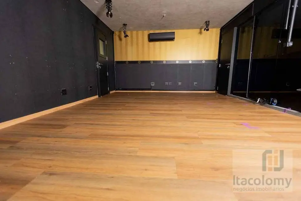 Foto 1 de Sala Comercial à venda, 40m2 em Empresarial 18 do Forte, Barueri - SP