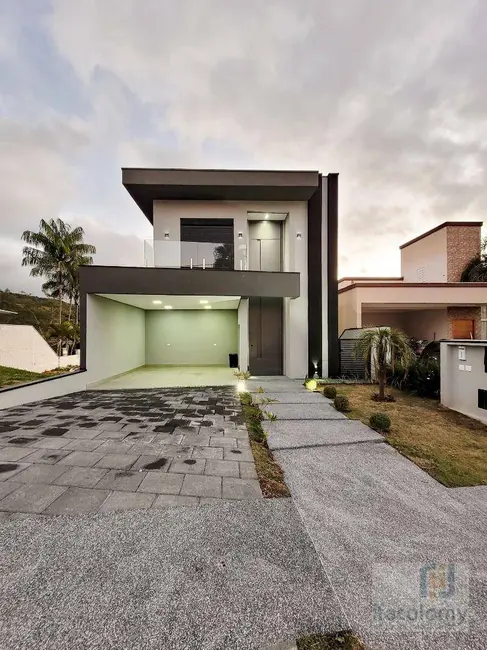 Foto 3 de Casa de Condomínio com 4 quartos à venda, 282m2 em Suru, Santana De Parnaiba - SP