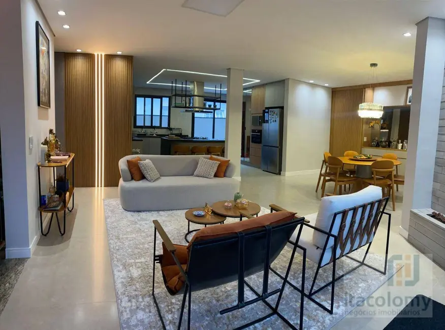 Casa de Condomínio com 4 quartos à venda, 640m2 em Santana De Parnaiba - SP - imagem 3 Foto 3 de Casa de Condomínio com 4 quartos à venda, 640m2 em Santana De Parnaiba - SP