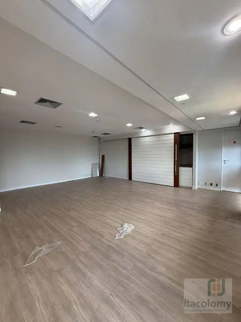 Sala Comercial para alugar, 120m2 em Alphaville Industrial, Barueri - SP - imagem 4 Foto 4 de Sala Comercial para alugar, 120m2 em Alphaville Industrial, Barueri - SP