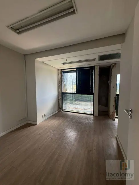 Sala Comercial para alugar, 120m2 em Alphaville Industrial, Barueri - SP - imagem 2 Foto 2 de Sala Comercial para alugar, 120m2 em Alphaville Industrial, Barueri - SP