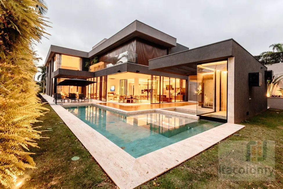 Casa de Condomínio com 5 quartos à venda, 1000m2 em Tamboré, Santana De Parnaiba - SP - imagem 2 Foto 2 de Casa de Condomínio com 5 quartos à venda, 1000m2 em Tamboré, Santana De Parnaiba - SP