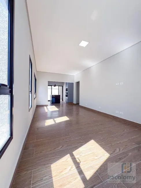 Casa de Condomínio com 3 quartos à venda, 262m2 em Suru, Santana De Parnaiba - SP - imagem 8 Foto 8 de Casa de Condomínio com 3 quartos à venda, 262m2 em Suru, Santana De Parnaiba - SP