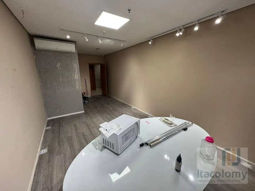 Foto 6 de Sala Comercial à venda, 60m2 em Tamboré, Santana De Parnaiba - SP