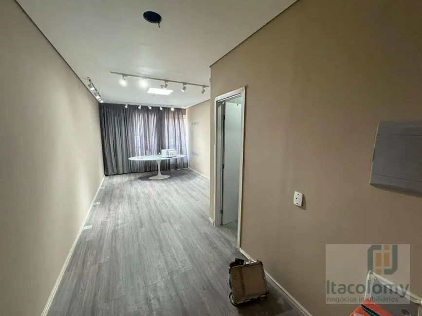 Foto 2 de Sala Comercial à venda, 60m2 em Tamboré, Santana De Parnaiba - SP