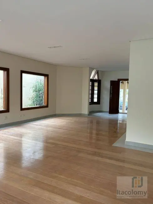 Casa de Condomínio com 3 quartos à venda e para alugar, 611m2 em Barueri - SP - imagem 3 Foto 3 de Casa de Condomínio com 3 quartos à venda e para alugar, 611m2 em Barueri - SP