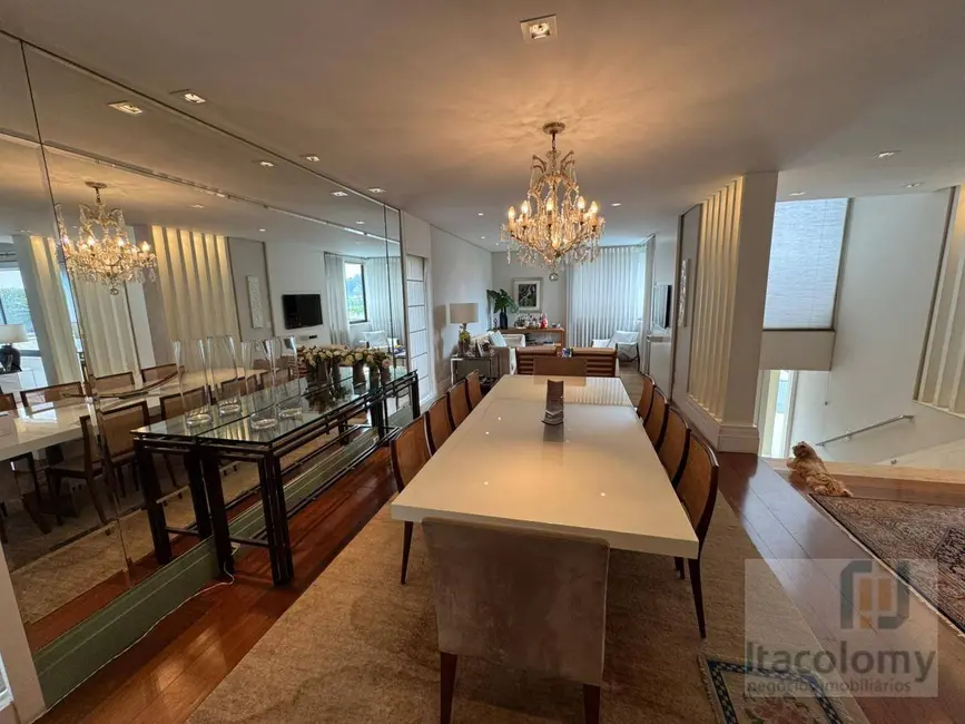 Casa de Condomínio com 4 quartos à venda, 572m2 em Barueri - SP - imagem 4 Foto 4 de Casa de Condomínio com 4 quartos à venda, 572m2 em Barueri - SP