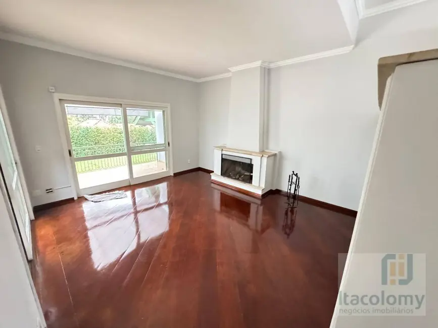 Foto 3 de Casa com 4 quartos à venda e para alugar, 350m2 em Santana De Parnaiba - SP