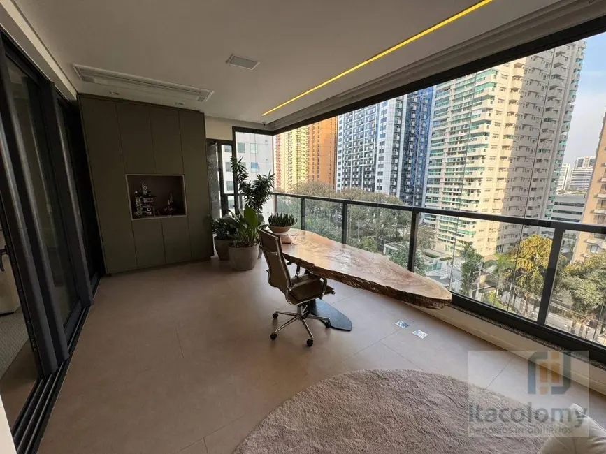 Apartamento com 3 quartos à venda e para alugar, 284m2 em Alphaville Industrial, Barueri - SP - imagem 3 Foto 3 de Apartamento com 3 quartos à venda e para alugar, 284m2 em Alphaville Industrial, Barueri - SP