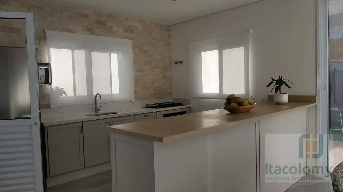 Foto 2 de Casa de Condomínio com 3 quartos à venda, 283m2 em Suru, Santana De Parnaiba - SP