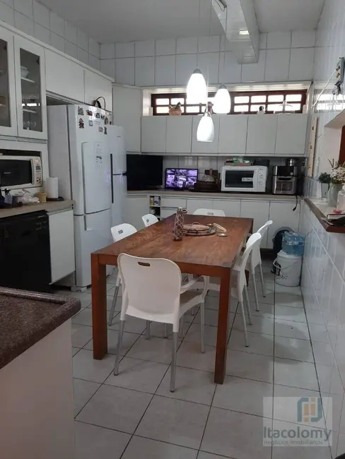 Pousada com 16 quartos à venda, 1000m2 em Balneário Praia do Pernambuco, Guaruja - SP - imagem 9 Foto 9 de Pousada com 16 quartos à venda, 1000m2 em Balneário Praia do Pernambuco, Guaruja - SP