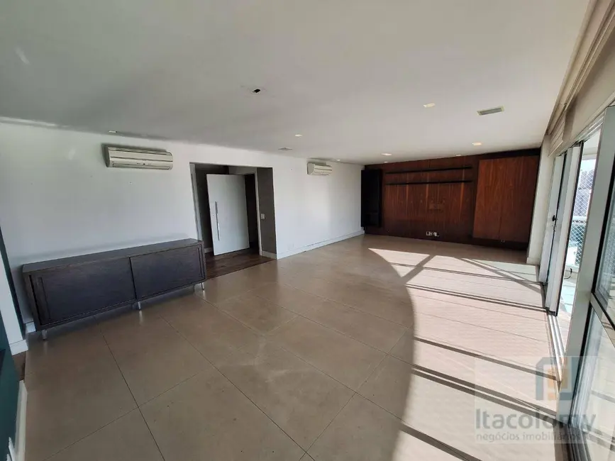 Apartamento com 3 quartos para alugar, 261m2 em Barueri - SP - imagem 7 Foto 7 de Apartamento com 3 quartos para alugar, 261m2 em Barueri - SP