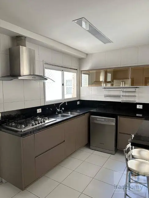 Apartamento com 3 quartos para alugar, 235m2 em Alphaville Industrial, Barueri - SP - imagem 6 Foto 6 de Apartamento com 3 quartos para alugar, 235m2 em Alphaville Industrial, Barueri - SP