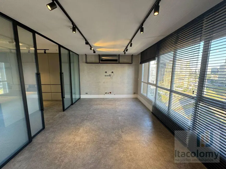 Sala Comercial à venda, 55m2 em Alphaville Conde II, Barueri - SP - imagem 2 Foto 2 de Sala Comercial à venda, 55m2 em Alphaville Conde II, Barueri - SP