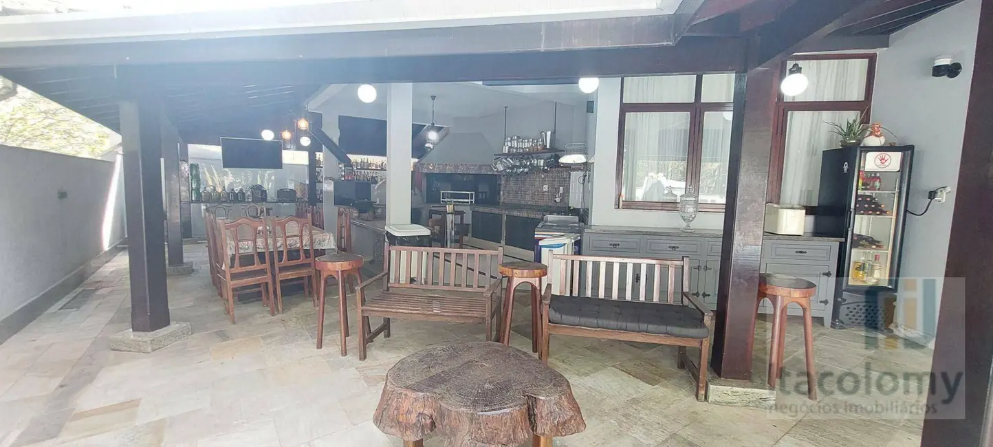 Casa de Condomínio com 4 quartos à venda e para alugar, 638m2 em Santana De Parnaiba - SP - imagem 4 Foto 4 de Casa de Condomínio com 4 quartos à venda e para alugar, 638m2 em Santana De Parnaiba - SP