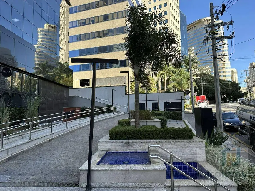 Sala Comercial à venda, 225m2 em Empresarial 18 do Forte, Barueri - SP - imagem 8 Foto 8 de Sala Comercial à venda, 225m2 em Empresarial 18 do Forte, Barueri - SP