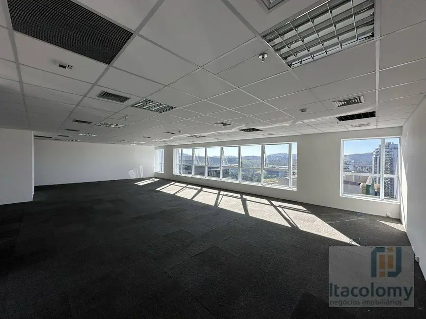 Sala Comercial à venda, 225m2 em Empresarial 18 do Forte, Barueri - SP - imagem 1 Foto 1 de Sala Comercial à venda, 225m2 em Empresarial 18 do Forte, Barueri - SP