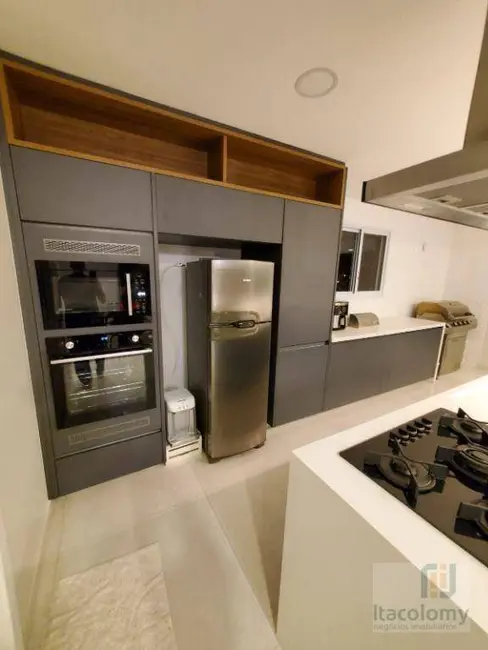 Foto 3 de Casa de Condomínio com 4 quartos à venda, 360m2 em Santana De Parnaiba - SP