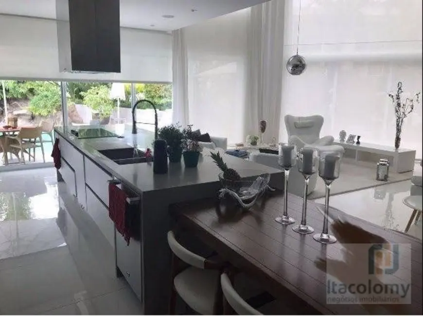 Foto 2 de Casa de Condomínio com 3 quartos à venda e para alugar, 540m2 em Tamboré, Barueri - SP