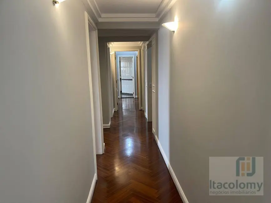 Apartamento com 4 quartos para alugar, 288m2 em Alphaville Industrial, Barueri - SP - imagem 8 Foto 8 de Apartamento com 4 quartos para alugar, 288m2 em Alphaville Industrial, Barueri - SP