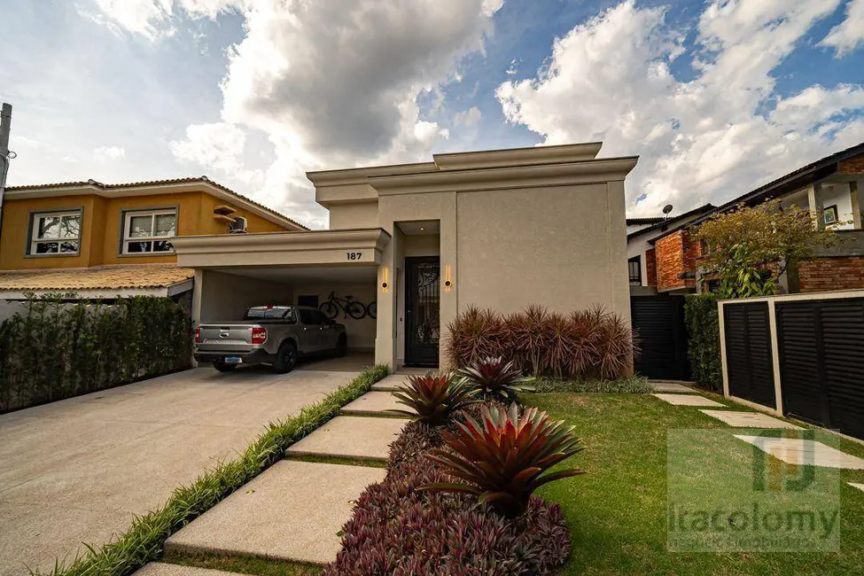 Foto 1 de Casa de Condomínio com 3 quartos à venda e para alugar, 364m2 em Santana De Parnaiba - SP