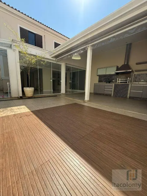 Casa de Condomínio com 3 quartos à venda, 165m2 em Santana De Parnaiba - SP - imagem 2 Foto 2 de Casa de Condomínio com 3 quartos à venda, 165m2 em Santana De Parnaiba - SP