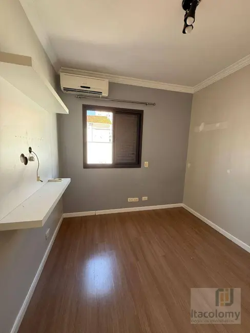 Casa de Condomínio com 3 quartos à venda, 165m2 em Santana De Parnaiba - SP - imagem 3 Foto 3 de Casa de Condomínio com 3 quartos à venda, 165m2 em Santana De Parnaiba - SP