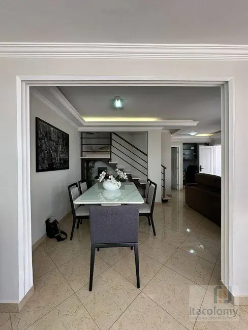 Casa de Condomínio com 3 quartos à venda, 165m2 em Santana De Parnaiba - SP - imagem 4 Foto 4 de Casa de Condomínio com 3 quartos à venda, 165m2 em Santana De Parnaiba - SP