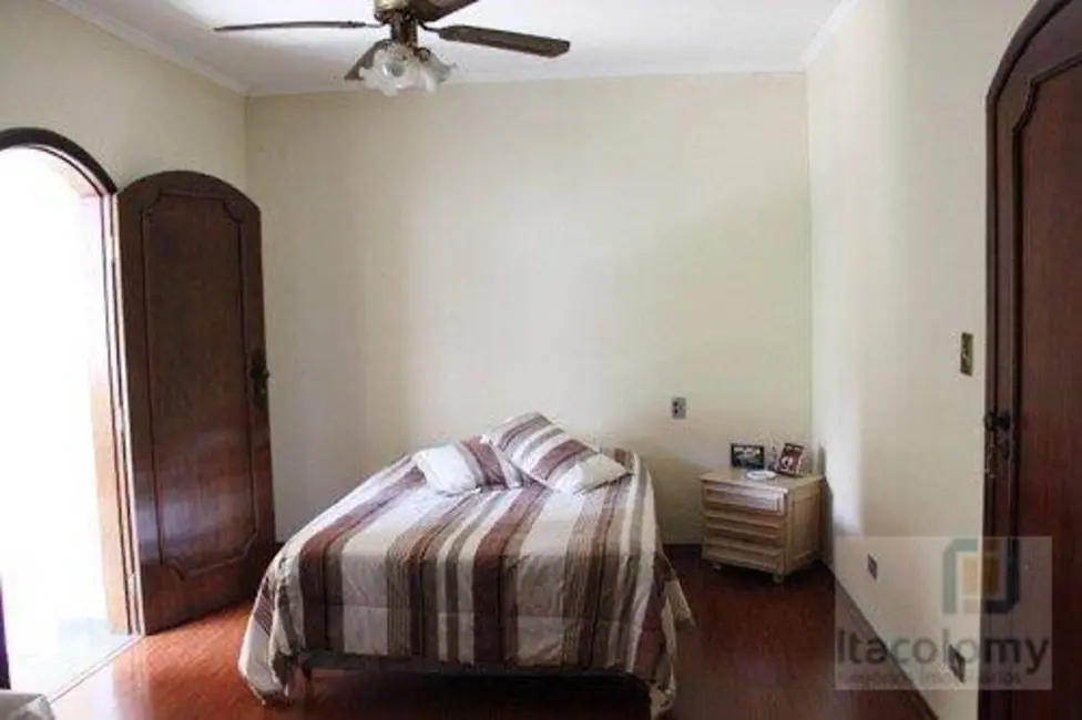 Foto 8 de Casa de Condomínio com 4 quartos à venda e para alugar, 600m2 em Santana De Parnaiba - SP