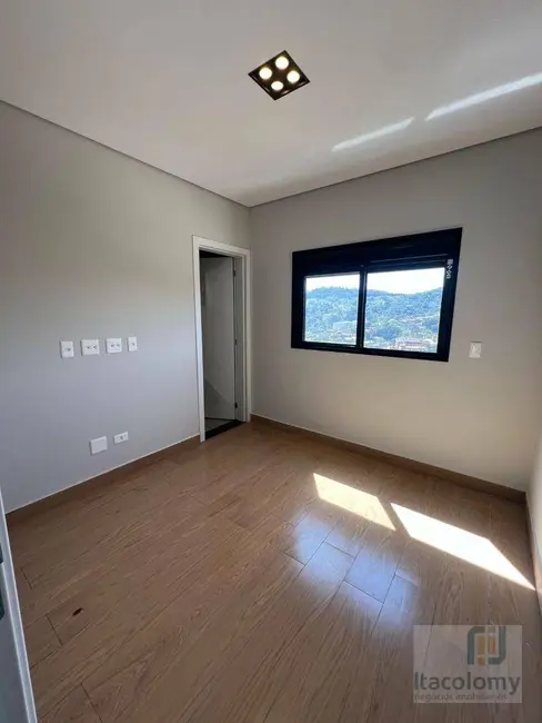 Foto 6 de Casa de Condomínio com 3 quartos à venda, 200m2 em Santana De Parnaiba - SP