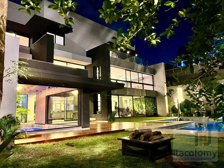 Casa de Condomínio com 5 quartos à venda, 1106m2 em Barueri - SP - imagem 2 Foto 2 de Casa de Condomínio com 5 quartos à venda, 1106m2 em Barueri - SP