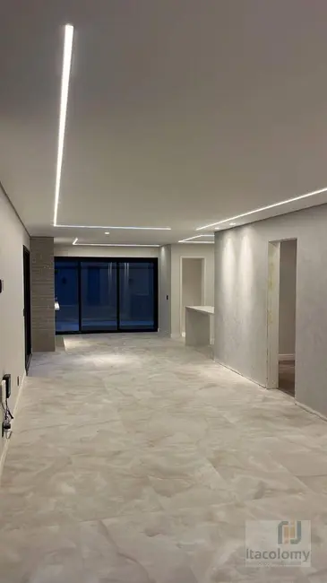 Foto 2 de Casa de Condomínio com 4 quartos à venda, 274m2 em Suru, Santana De Parnaiba - SP