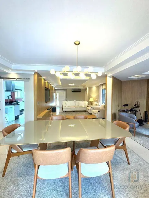 Casa de Condomínio com 4 quartos à venda, 300m2 em Santana De Parnaiba - SP - imagem 9 Foto 9 de Casa de Condomínio com 4 quartos à venda, 300m2 em Santana De Parnaiba - SP