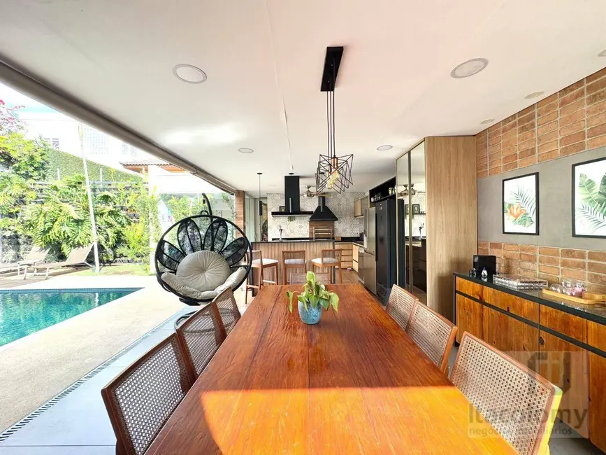 Casa de Condomínio com 4 quartos à venda, 300m2 em Santana De Parnaiba - SP - imagem 1 Foto 1 de Casa de Condomínio com 4 quartos à venda, 300m2 em Santana De Parnaiba - SP