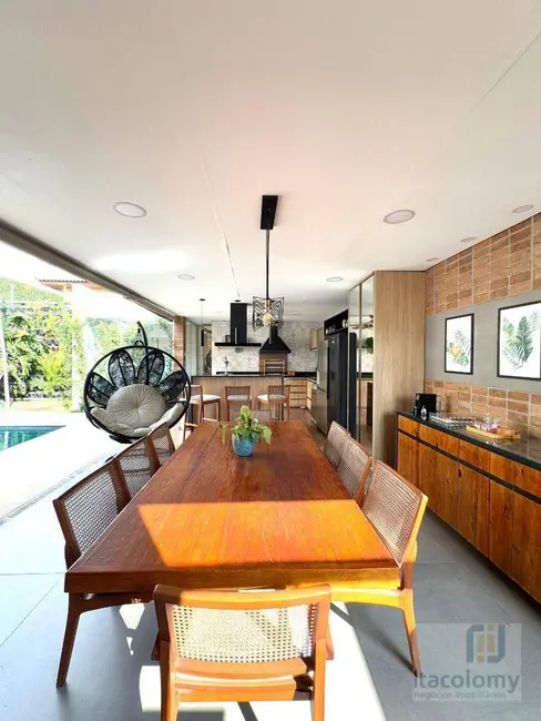 Foto 2 de Casa de Condomínio com 4 quartos à venda, 300m2 em Santana De Parnaiba - SP