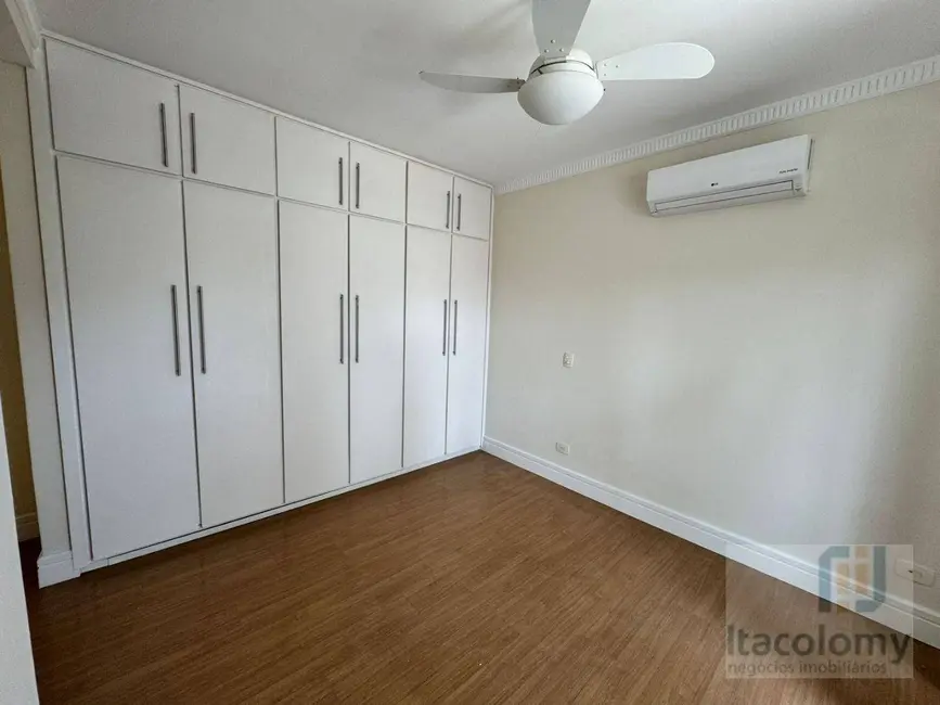 Foto 8 de Casa de Condomínio com 4 quartos para alugar, 560m2 em Barueri - SP