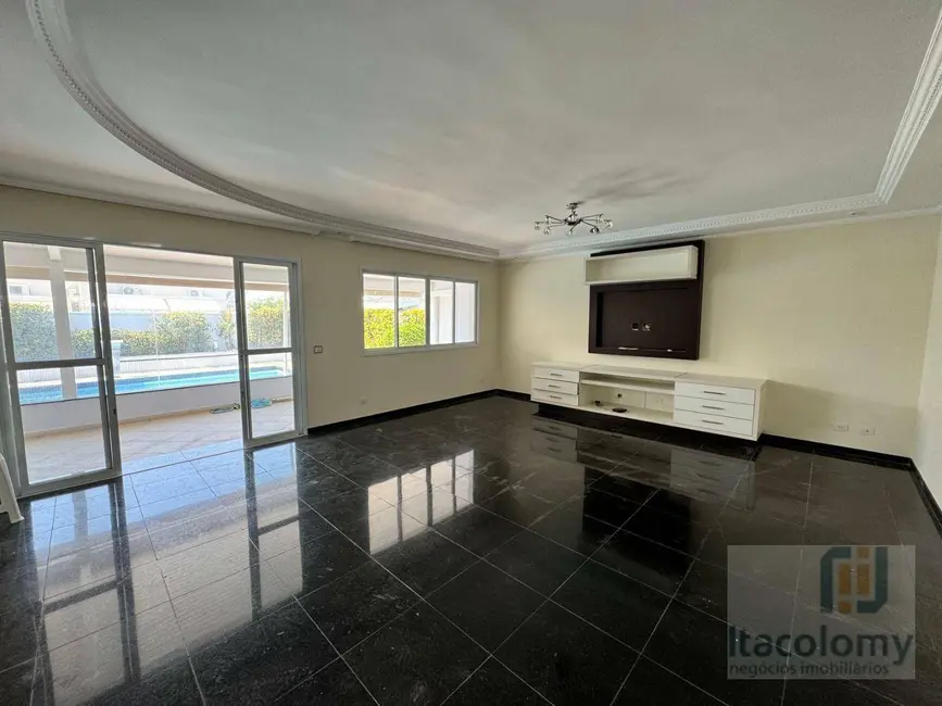 Foto 1 de Casa de Condomínio com 4 quartos para alugar, 560m2 em Barueri - SP