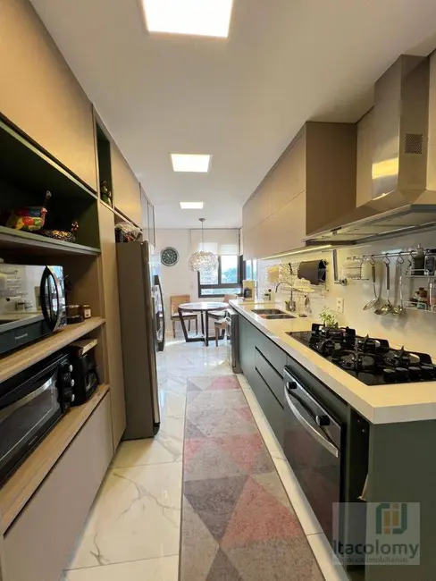 Foto 5 de Apartamento com 3 quartos à venda, 228m2 em Alphaville Empresarial, Barueri - SP