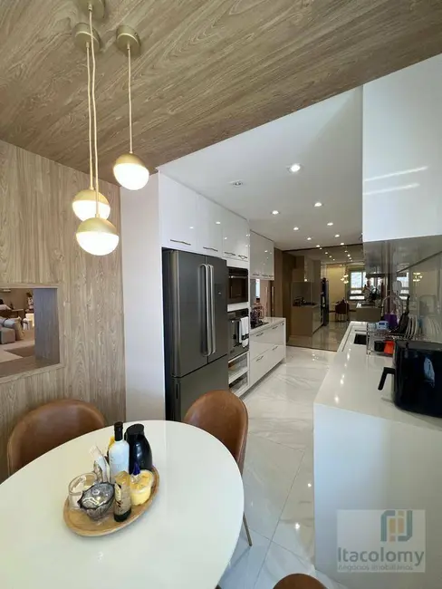 Apartamento com 3 quartos à venda, 228m2 em Alphaville Empresarial, Barueri - SP - imagem 8 Foto 8 de Apartamento com 3 quartos à venda, 228m2 em Alphaville Empresarial, Barueri - SP