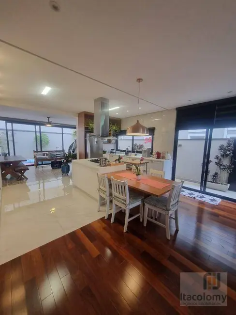 Foto 3 de Casa de Condomínio com 3 quartos à venda, 348m2 em Suru, Santana De Parnaiba - SP