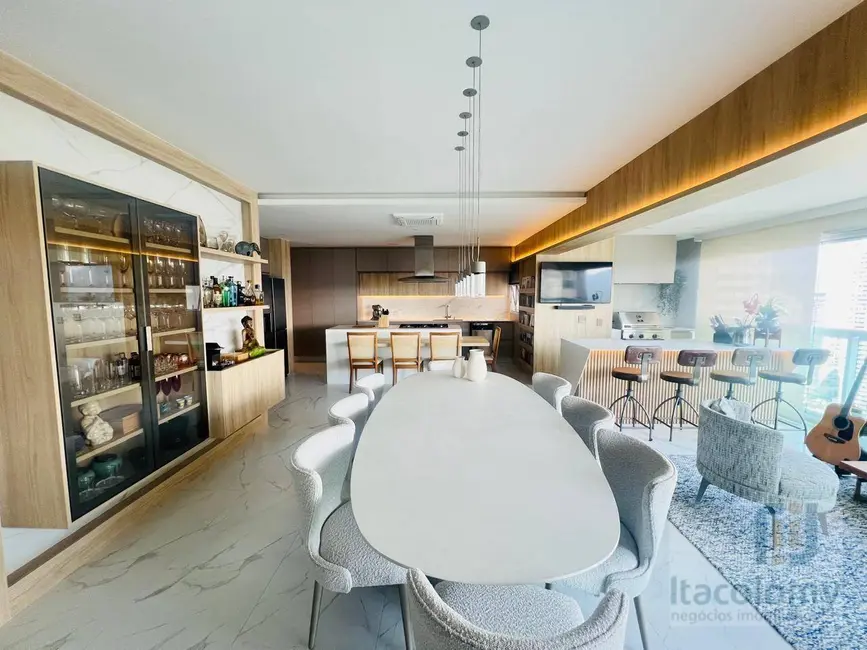 Foto 2 de Apartamento com 3 quartos à venda, 200m2 em Barueri - SP