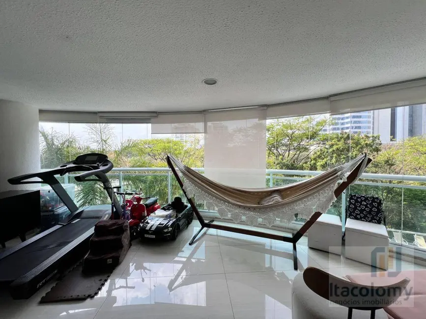 Foto 2 de Apartamento com 4 quartos à venda, 258m2 em Barueri - SP