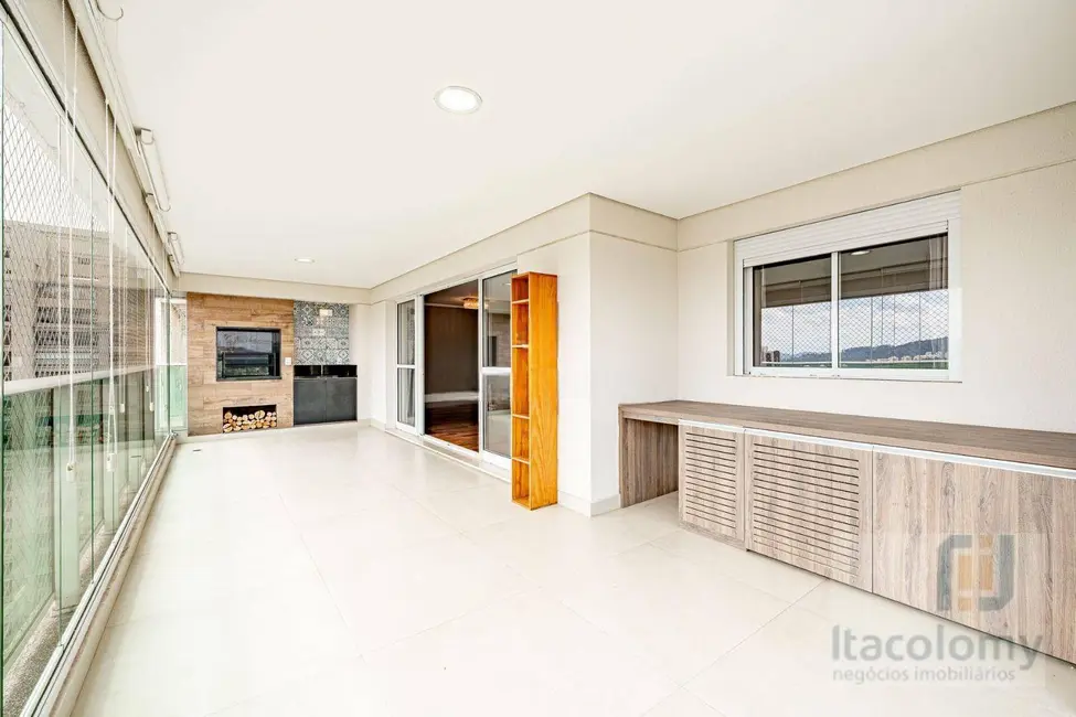 Apartamento com 3 quartos para alugar, 207m2 em Alphaville Industrial, Barueri - SP - imagem 4 Foto 4 de Apartamento com 3 quartos para alugar, 207m2 em Alphaville Industrial, Barueri - SP